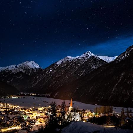 Die Holzgauerin Bagian luar foto