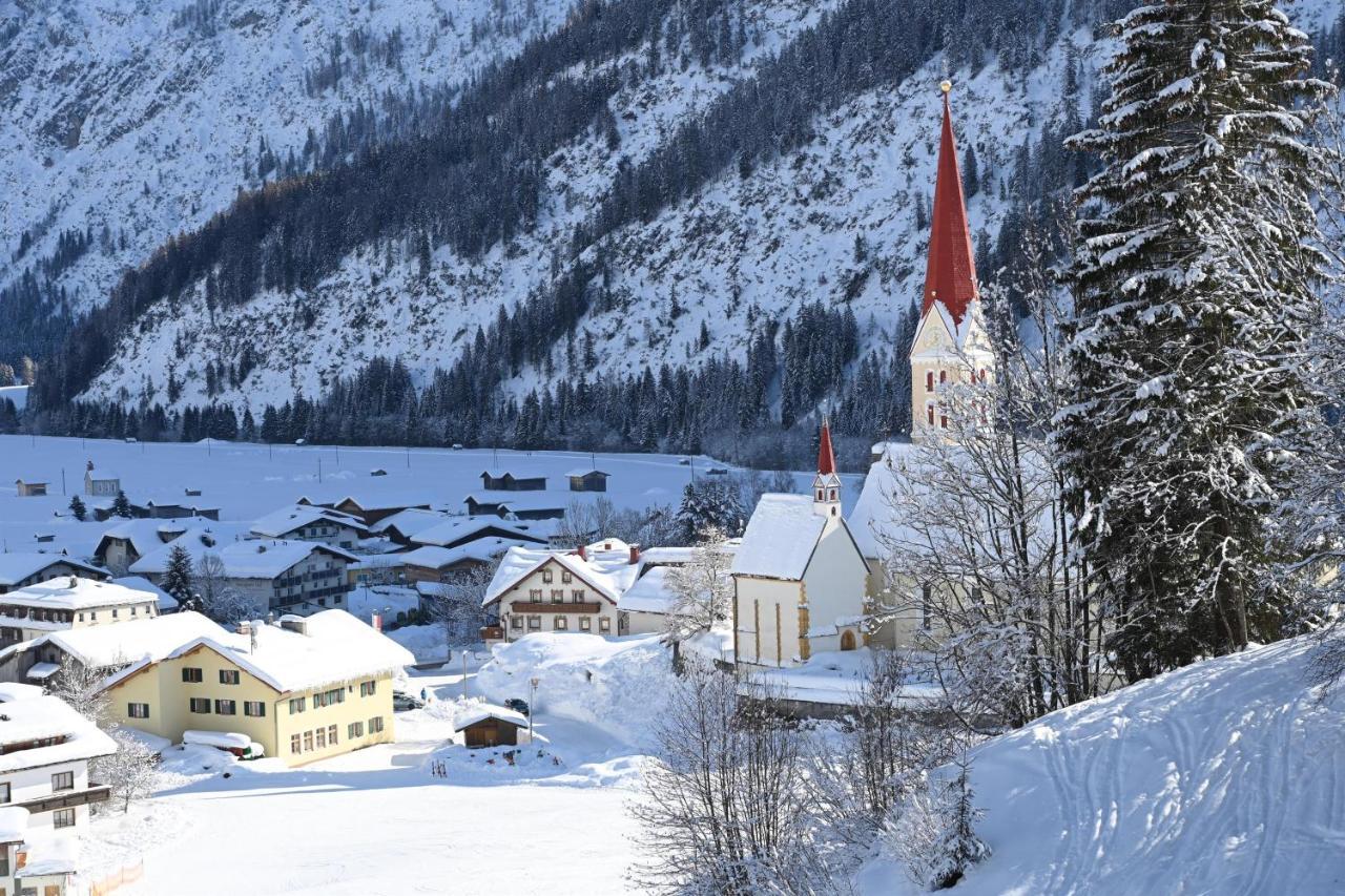 Die Holzgauerin Bagian luar foto