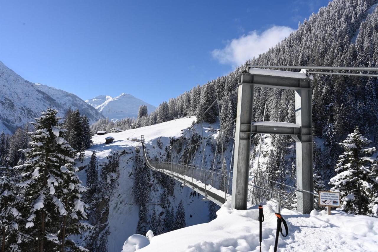 Die Holzgauerin Bagian luar foto