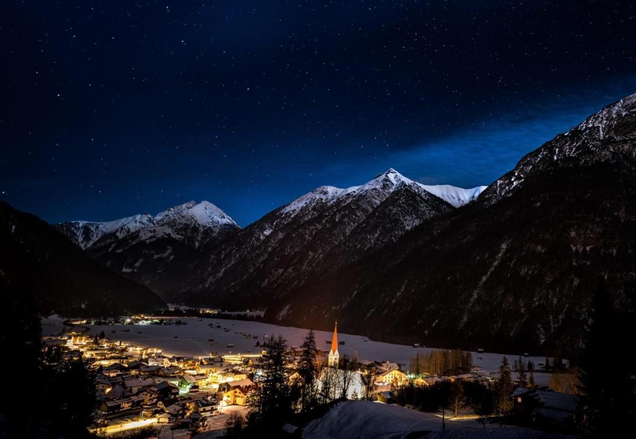 Die Holzgauerin Bagian luar foto
